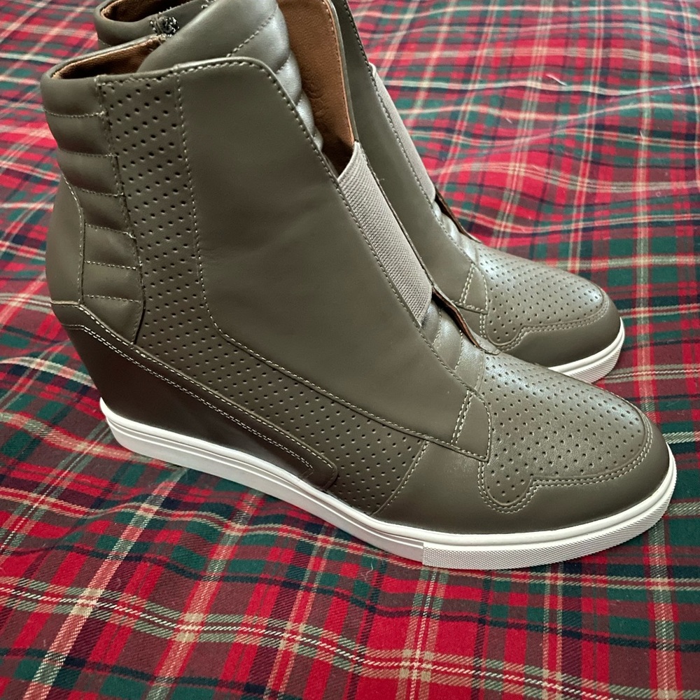 Paolo wedge sneaker bootie NWOB